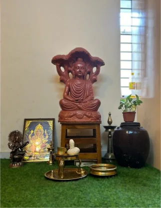 Traditional decorative display inside the Aihika centre
